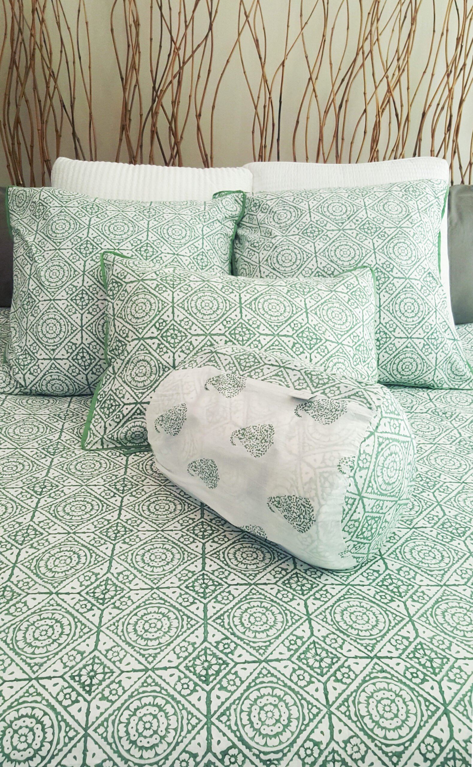 Tranquility Tangier Reversible Quilt - Image 5